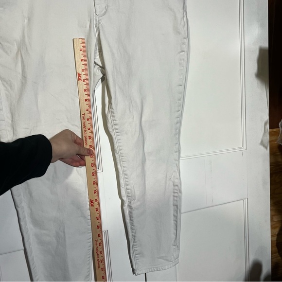 Ann Taylor Skinny Ankle Curvy Fit White Jeans Size 18 - Picture 4 of 9